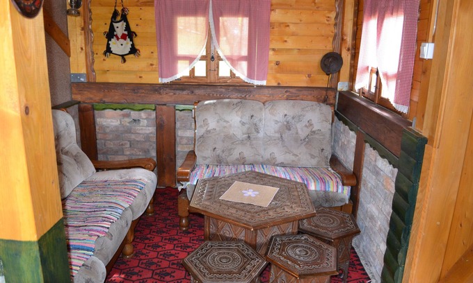 Sarajevo Casa | El apartamento se encuentra a 30 minutos de Bascarsija (centro de la ciudad) .De nada