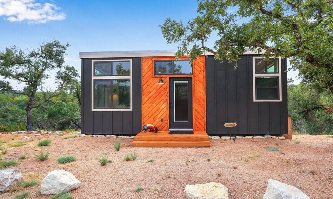 Dripping Springs Cabaña | The Armadillo at Harrod's Hill Country Hideaway