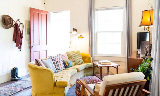 Kerrville Casa | The Arrow Inn - Dog Friendly!