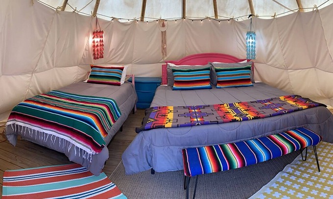 Wills Point Cabina | The Arrowhead Tipi Resort - Big Lakes - Nomadic Tipis on Lake Tawakoni
