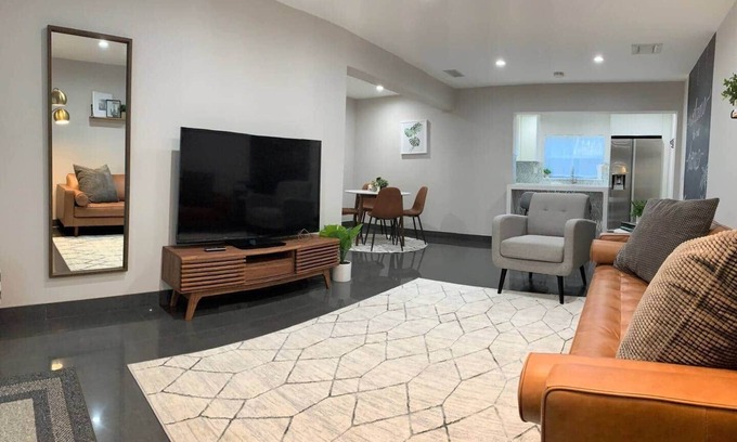 Downtown Hollywood Casa | The Artisan: A Modern Mid-Century Chalet