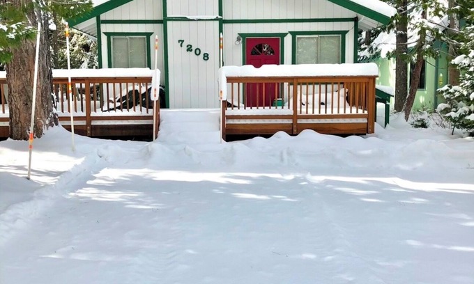 Tahoma Casa | The Aspen House, The Aspen House: Charming Remodeled Cabin in Tahoe...Walk to Lake in 10 min!