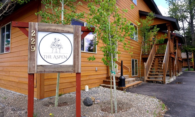 West Yellowstone Hotel | The Aspen