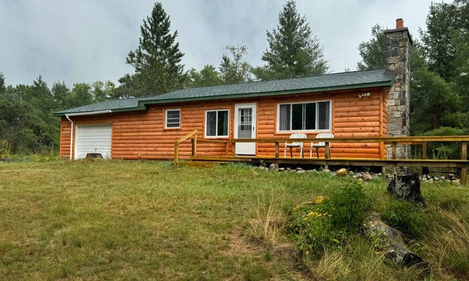Herron Cabina | The Atwood Lodge | Secluded Cabin in Curran MI