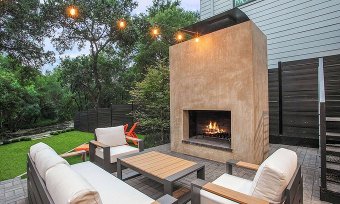 South Lamar Apartamento | The ATX South Lamar Creekside Retreat with Hot tub