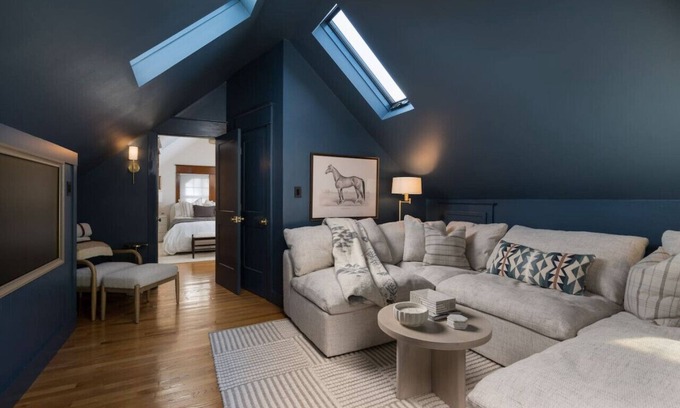 Wauwatosa Casa | The Auburn Hideaway - Cozy 3BR Home in Wauwatosa