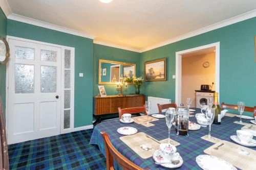 Stanley Casa | The Auld Sweetie Shop