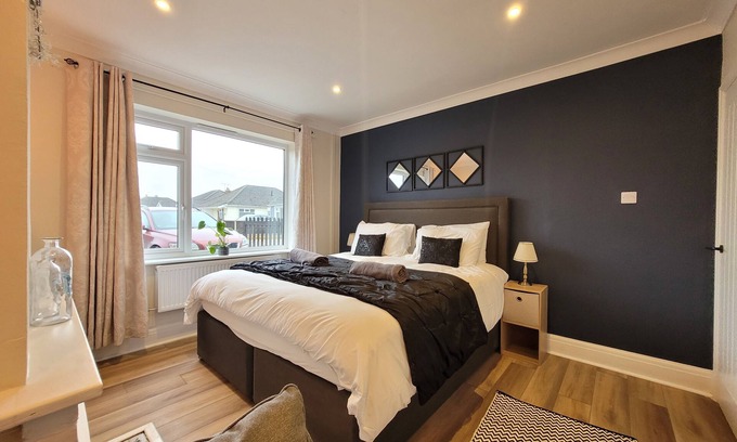 Clacton-on-Sea Casa | The Avenue – Charming 2-Bedroom Bungalow with Garden in Clacton