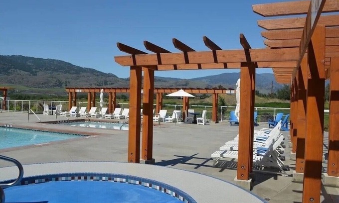 Okanagan-Similkameen Cabaña | The "B" Hive Cottage # 56