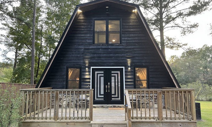 Samantha Casa | The Bama Gathering Place on Lake Tuscaloosa