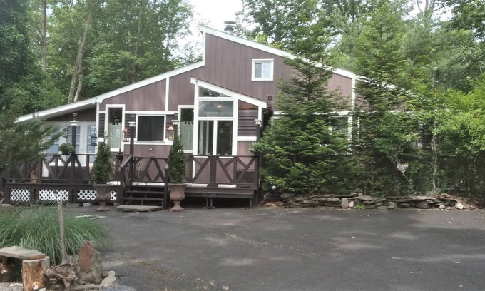 East Stroudsburg Chalet De Esquí | La Casa de Bambú .....