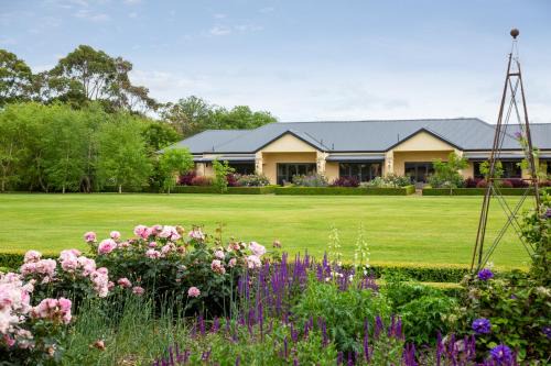 Ob Flat Cabina | The Barn Accommodation