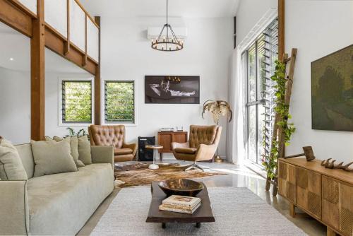 Coorabell Casa | The Barn Door - luxury hinterland couples escape