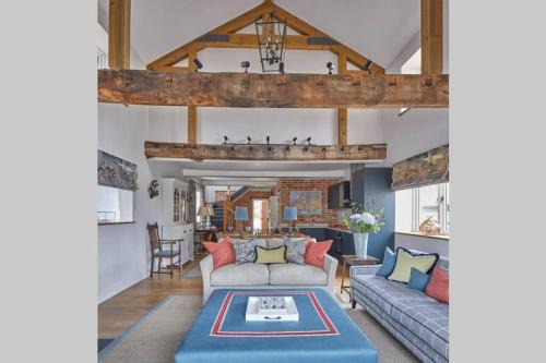 Alton Barnes Casa | The Barn
