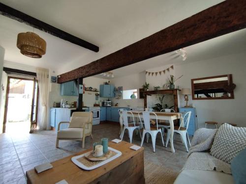 Lussac-Les-Eglises Casa | The Barn Gite