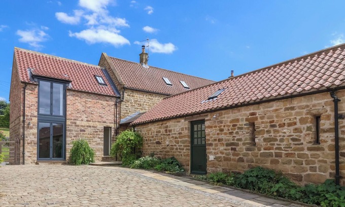 Borrowby Casa | THE BARN @ IVY HOUSE, family friendly, with a garden in Thirsk