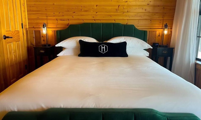 Albany Cabina | The Bass Hall Casita on Hubbard Shores