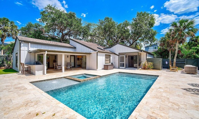 Bay Isle Casa | The Beach Bungalow Siesta Key - 205