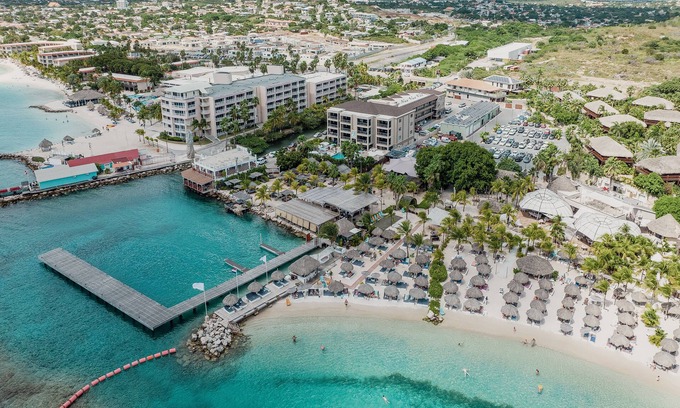 Willemstad Hotel | The Beach House Curacao