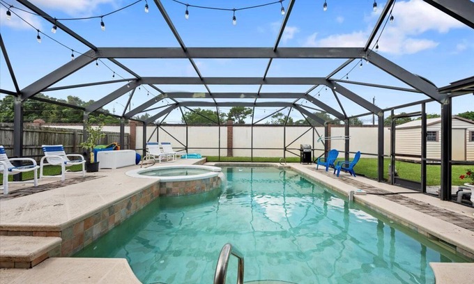 Melbourne Casa | The Beach House – Melbourne Getaway w/Pool