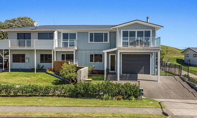 Ohope Casa | "The Beach House"- Pet Friendly