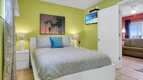 Treasure Island Hotel | The Beach House - Treasure Island