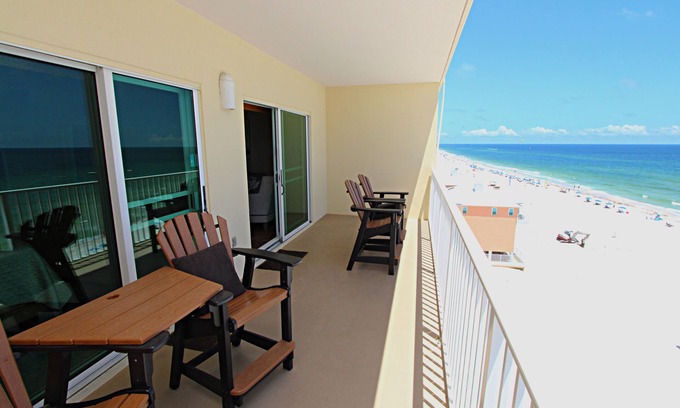 Ono Island Condominio | The Beach is calling, are you picking up? 🌊 Best time of the year!
