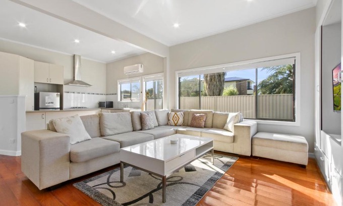 Lakes Entrance Casa | The Beaches on Lakes House
