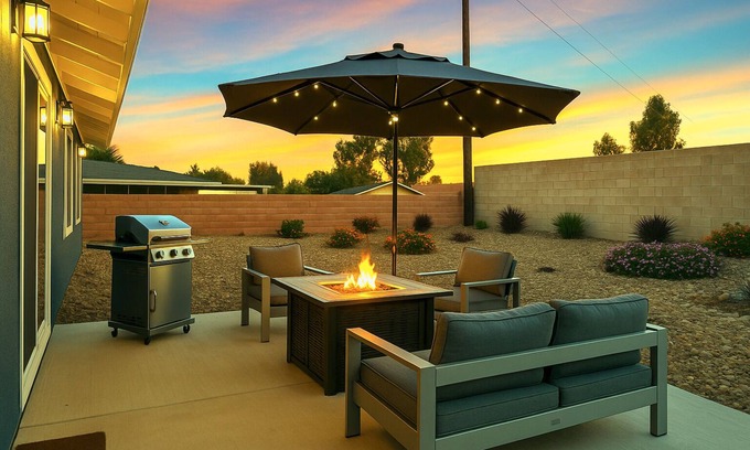 Ventura Casa | The Beachsides Bliss, BBQ, Arcade, Game Room, Fire Pit Patio, 5 Miles to Beaches