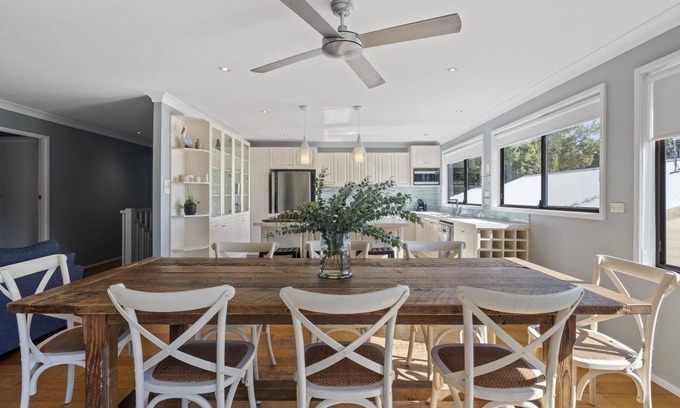 Pretty Beach Central Coast Casa | The Beacon at Pretty Beach - Where everyday is a holiday
