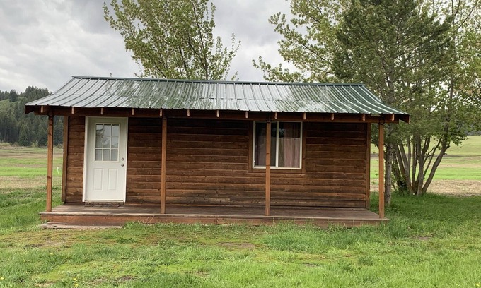 Freedom Apartamento | The Bear Cabin a rustic ranch cabin