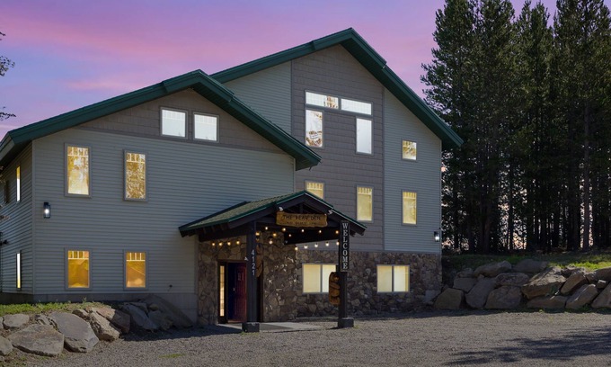 Island Park Casa | Este 10 Habitaciones, 8 Baños Logia Duermen 40 está a minutos del parque de Yellowstone