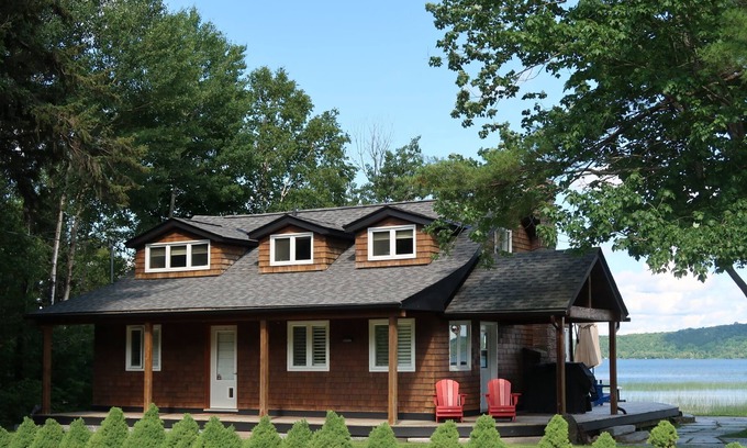 Strong Cabaña | The Bear den on beautiful Lake Bernard
