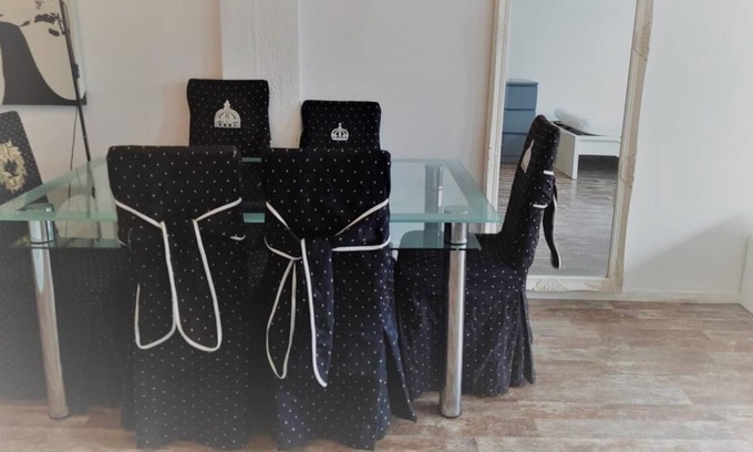 Bramfeld Apartamento | The beautiful apartment no. 6 is a 3-room apartment for max. 4 people and is located in our apartment house Haldesdorfer Straße.