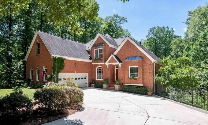 McDonough Casa | The Beautiful Southern Escape