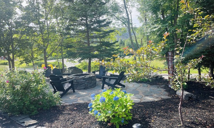 Brigus Apartamento | The Beaverpond Getaway. Your Home Away From Home