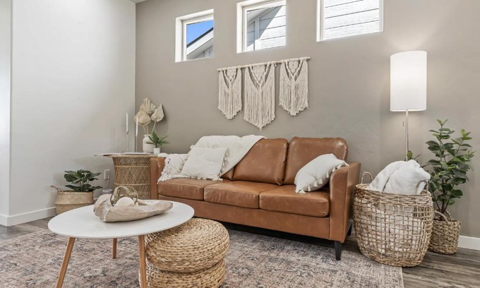 Nampa Casa | The Bella! West Nampa Private 3 Bedroom Home