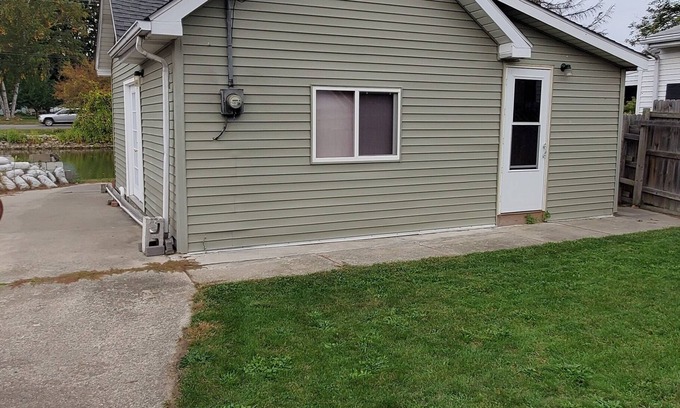 Marine City Casa | The Belle River Fishing Cabin - The Fisherman's Dream