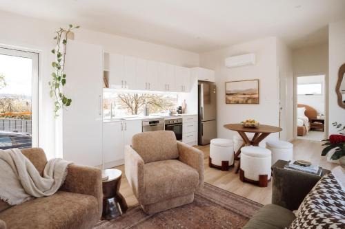 South Launceston Casa | The Bennett Loft, a modern Launceston hideaway