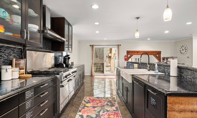 Glendale Casa | The Berkshires Basecamp