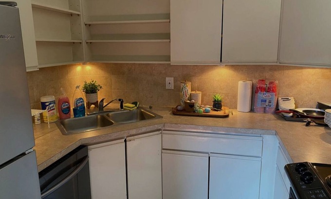 Alexandria Condominio | THE Best extended stay in Alexandria!