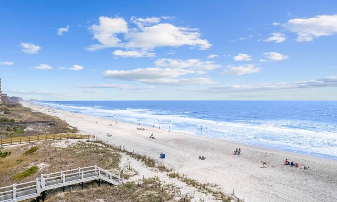 Atlantic Beach Apartamento | The best location, Spacious ocean view 7BR +pool