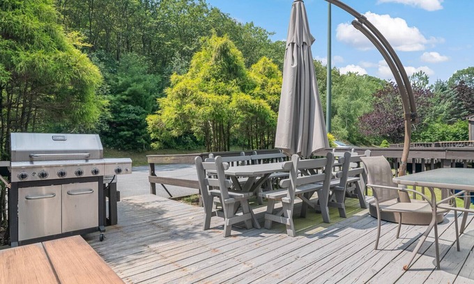 Tannersville Chalet De Esquí | 4 hab, piscina interior, sauna, a minutos de la pendiente,