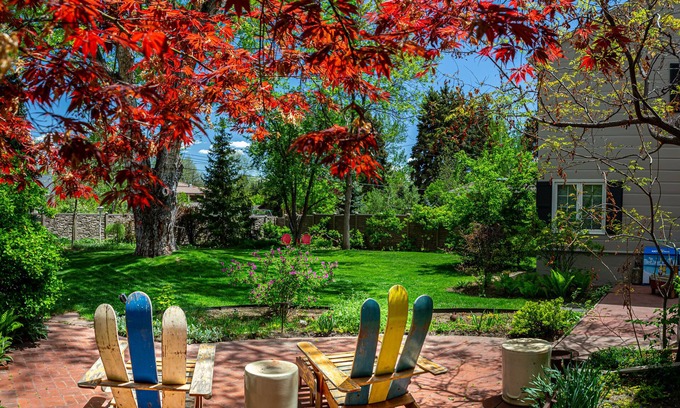 Old North End Casa | $ 50 por invitado por noche. Descuentos disponibles para más de 8 personas. Contáctenos.