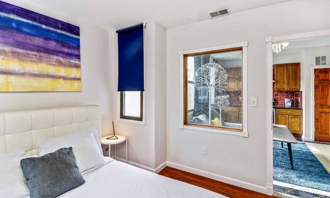 Chinatown Apartamento | The Better Stay 1BD Apartment in the Heart of the City