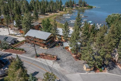 Big Bear Lake Hotel | The Big Bear Lakefront Lodge
