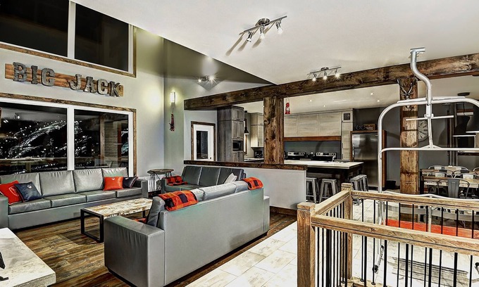 Stoneham Casa | THE BIG JACK - 33 Chemin Blanc, Stoneham, 289671