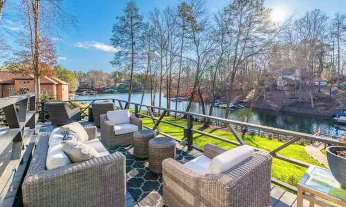 Mooresville Casa | The Big Chill on Lake Norman