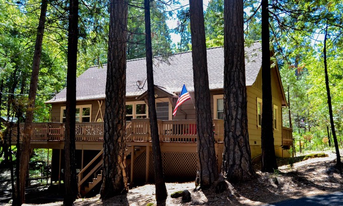 Twain Harte Cabina | The Bigfoot Lodge - Cabina acogedora, limpia y actualizada - 5 min. caminar a la ciudad