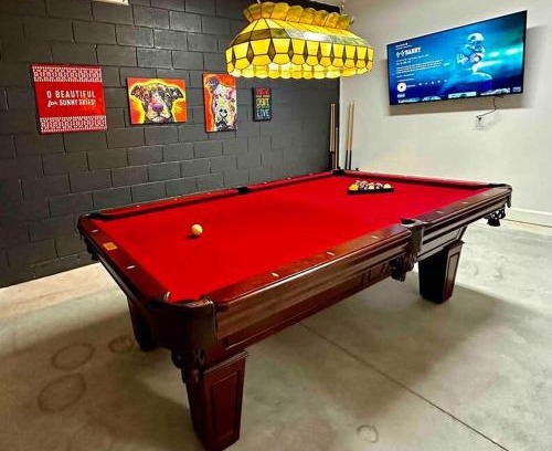 Sanford Casa | The Billiard close to downtown with fenced yard